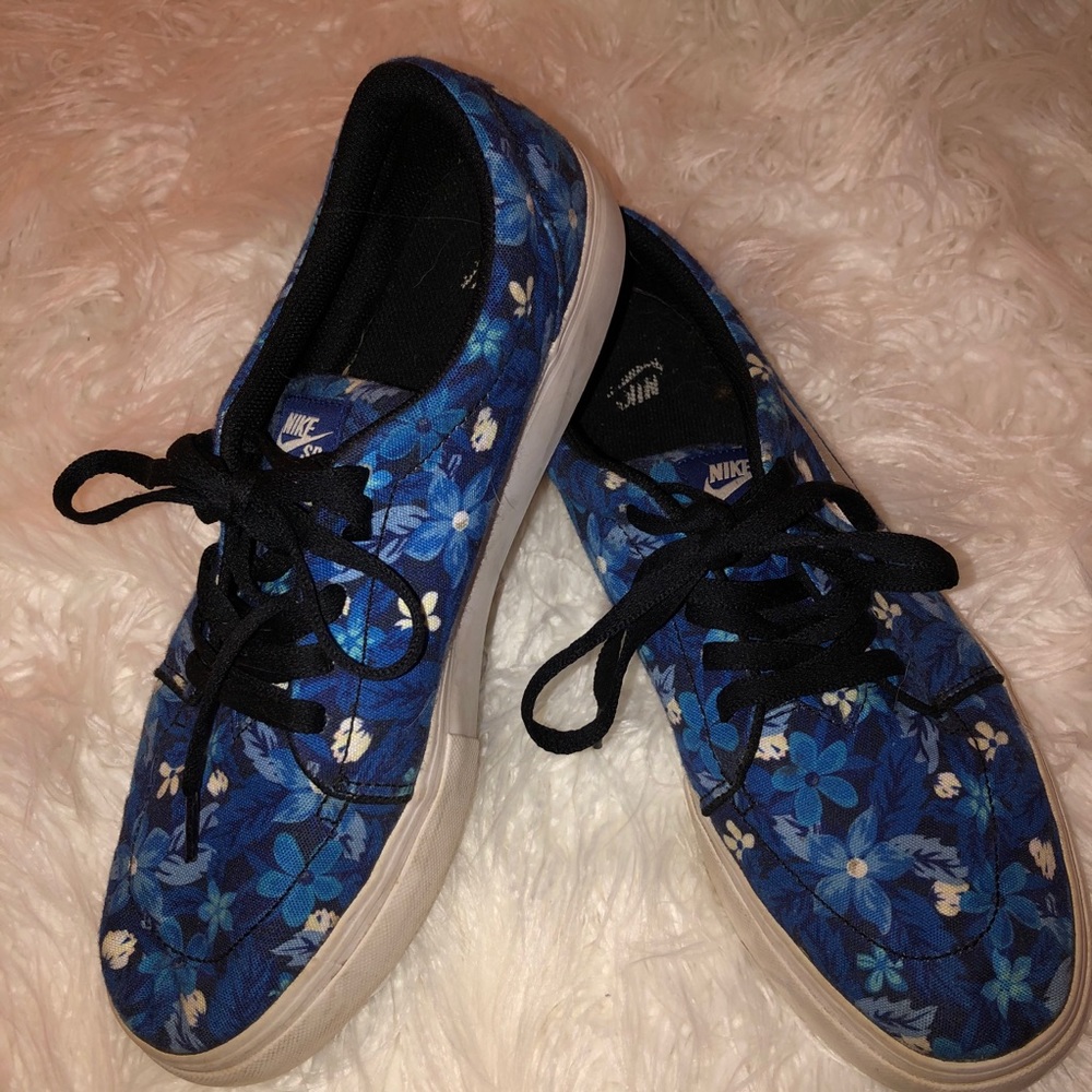 Nike SB Hawaiian print shoes size 9.5